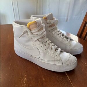 Nike Blazer Mid ‘77 NWOT